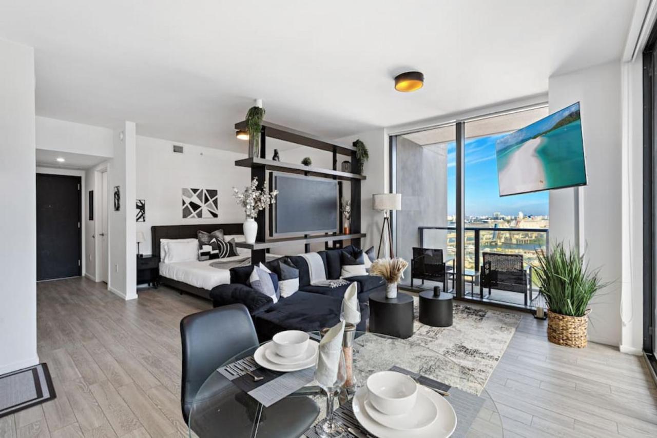Corner Condo W/ Unrivaled Views Miami Exterior photo