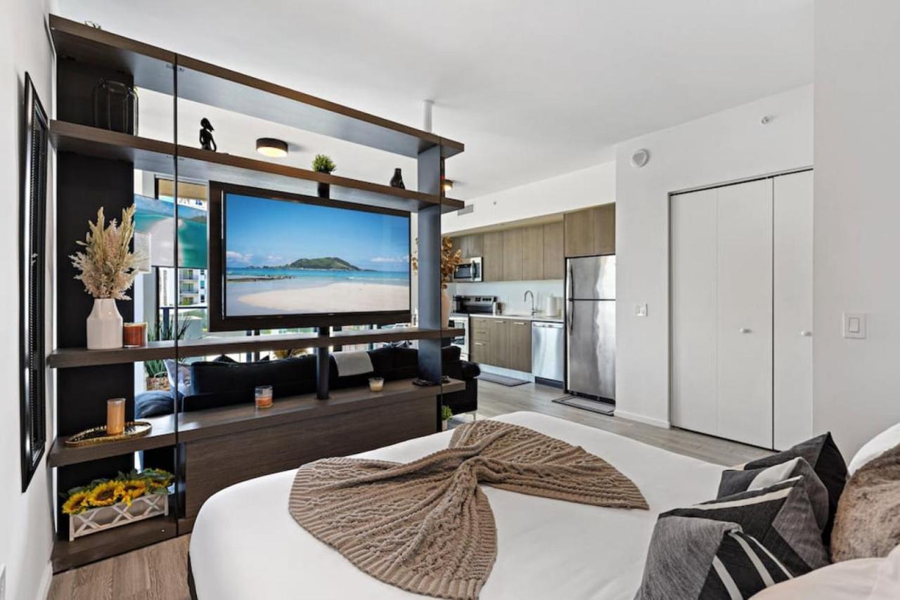 Corner Condo W/ Unrivaled Views Miami Exterior photo