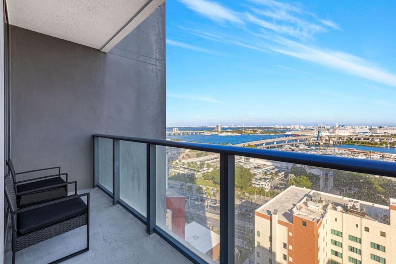 Corner Condo W/ Unrivaled Views Miami Exterior photo